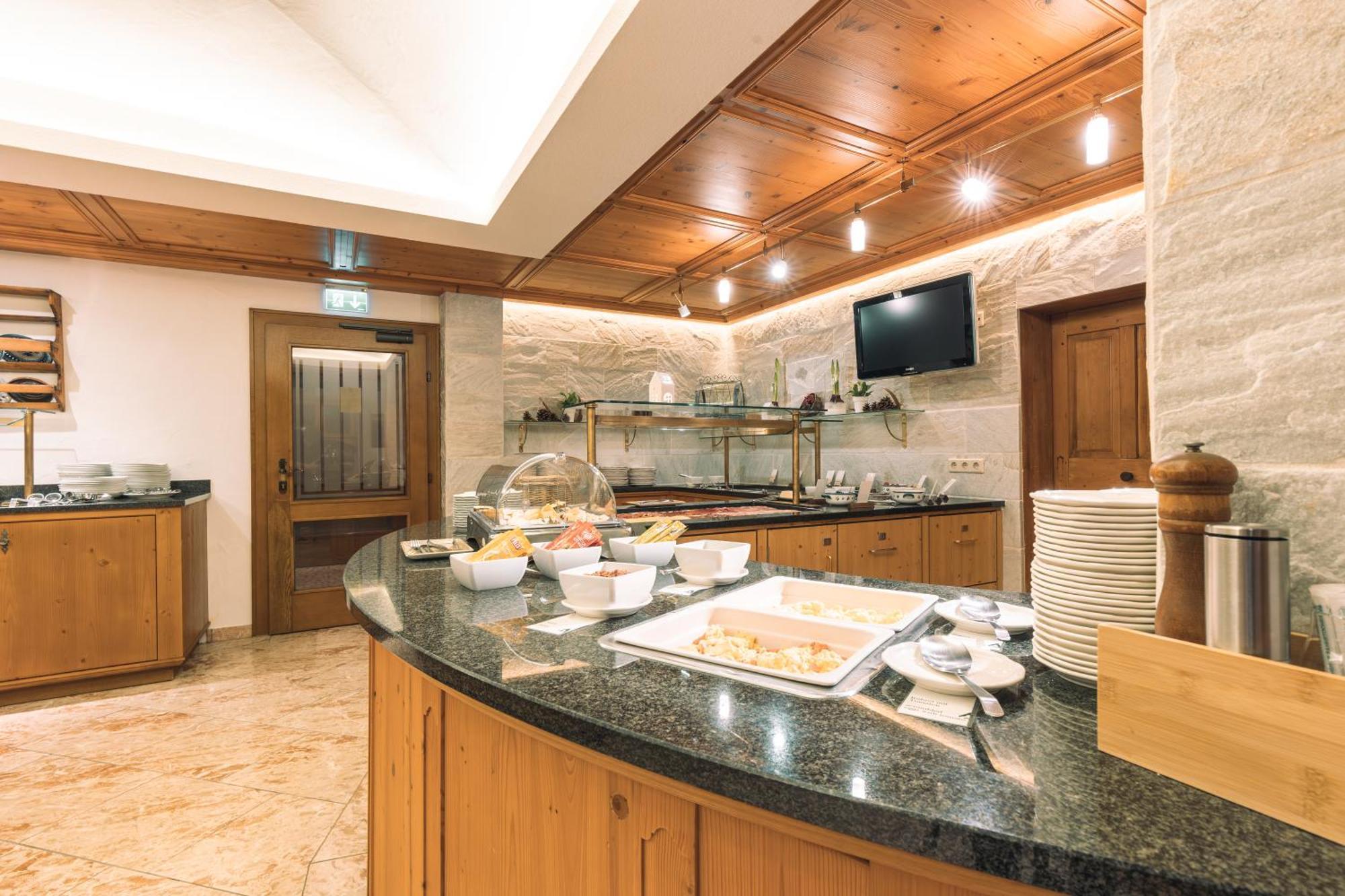 Hotel Olympia Ischgl Ngoại thất bức ảnh